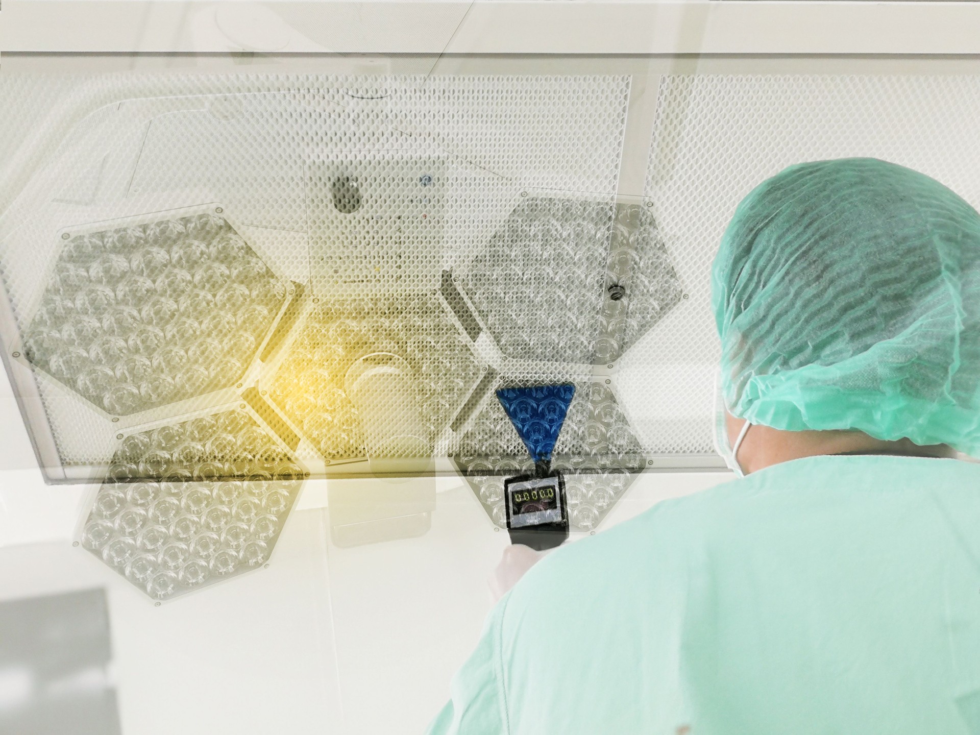 HEPA/ULPA Filter Scan Leak Test on Operating light or surgical lighthead Background- Double exposure Style
